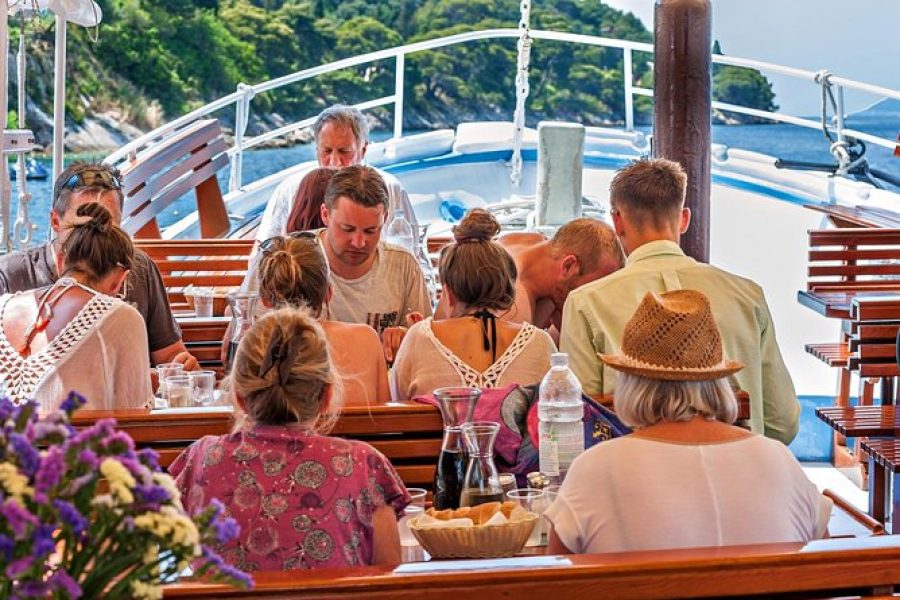 Full-Day Dubrovnik Elaphite Islands Cruise with Lunch and drinks